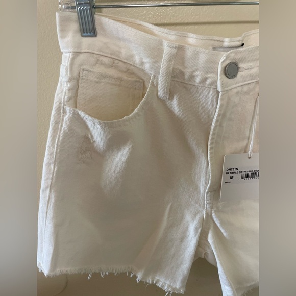 ✨NWT JBD White Denim Distressed Shorts Size M - Picture 4 of 13